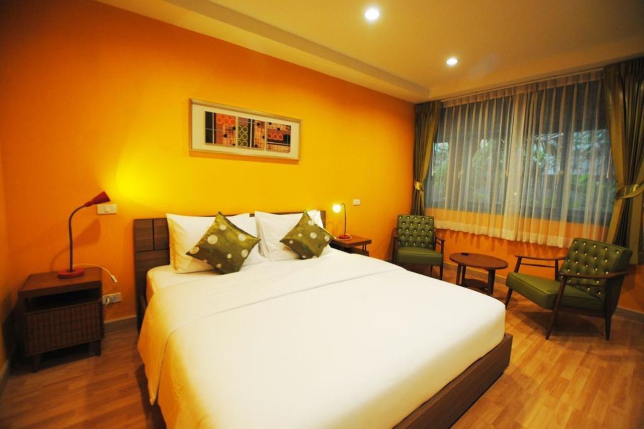 Focal Local Bed & Breakfast Bangkok Exterior foto